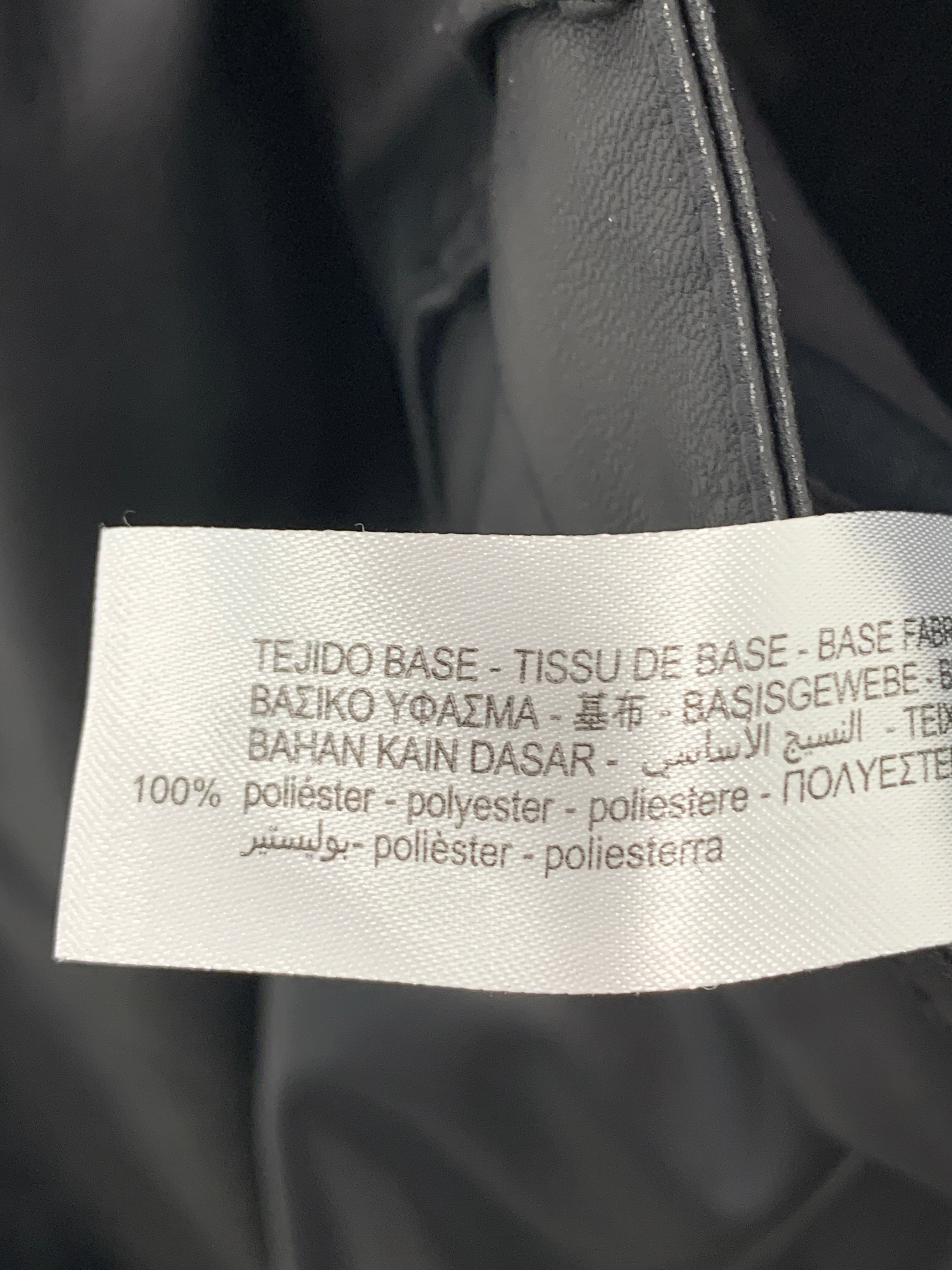 Zara Bukser